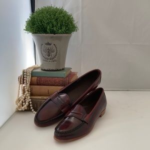 NEW! Nordstrom size 8.5 slim woman’s genuine burgundy leather slip on loafers.